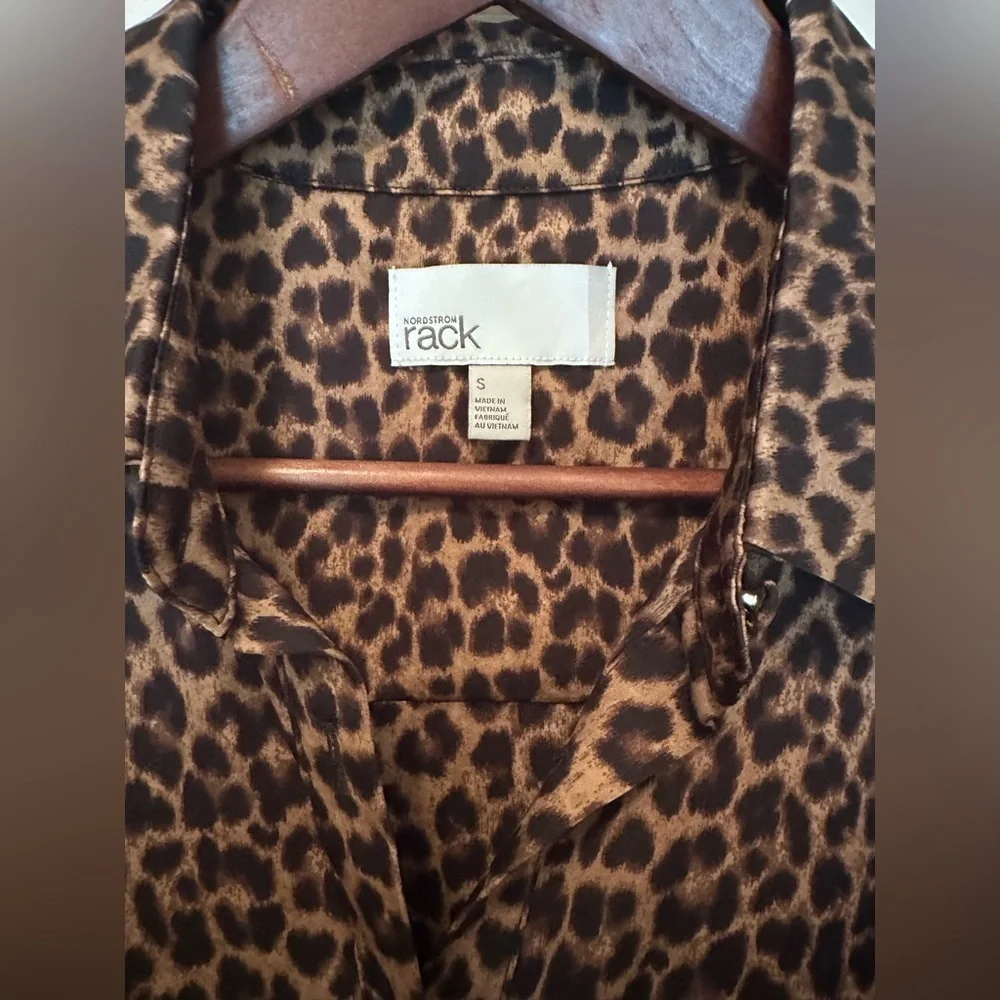 New Women’s Nordstrom Rack short sleeved animal print dress, small